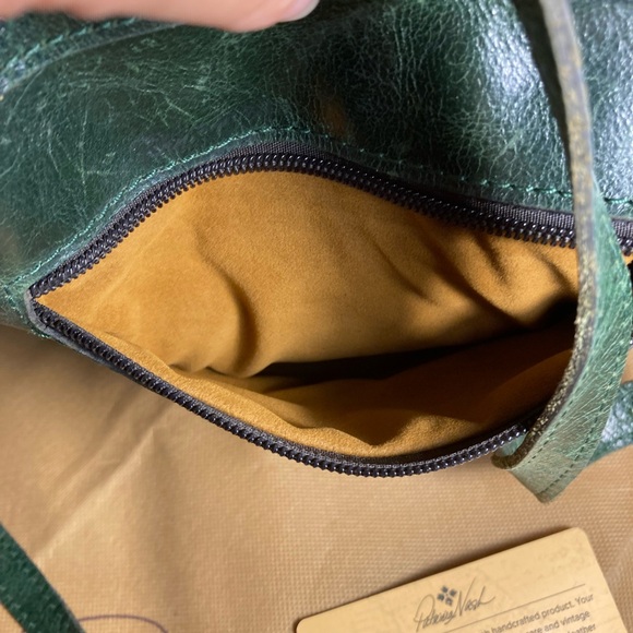 VNTG PATRICIA NASH STYLE P82806 Dark Green Leather Crossbody with Dust bag - Picture 5 of 11